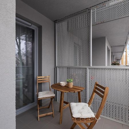 Prandoty Beautiful Apartment With Balcony Cracow By Renters Prestige Краков Экстерьер фото